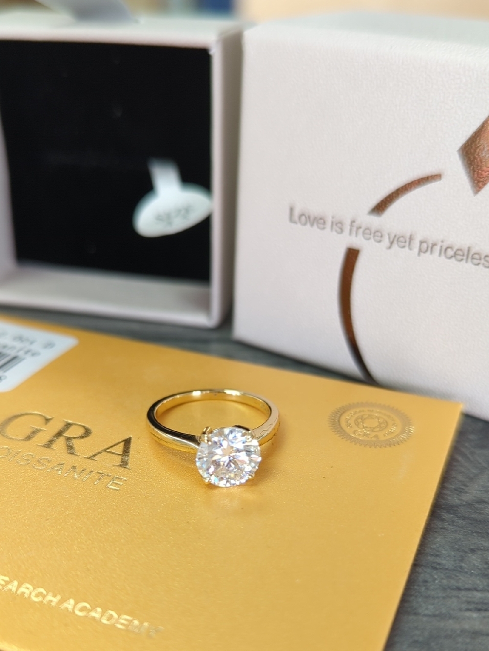 2.0 Ct Moissanite Ring Size 4.5 - Picture 5 of 9